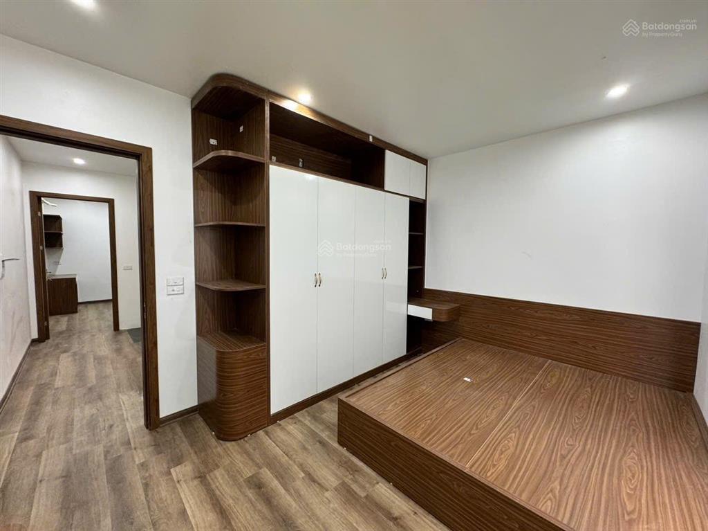 Bán nhà 4t x 40m2. ô tô đỗ đầu nhà. full đầy đủ nội thất cơ bản. gần trườngtd thể thao giá 3,25tỷ