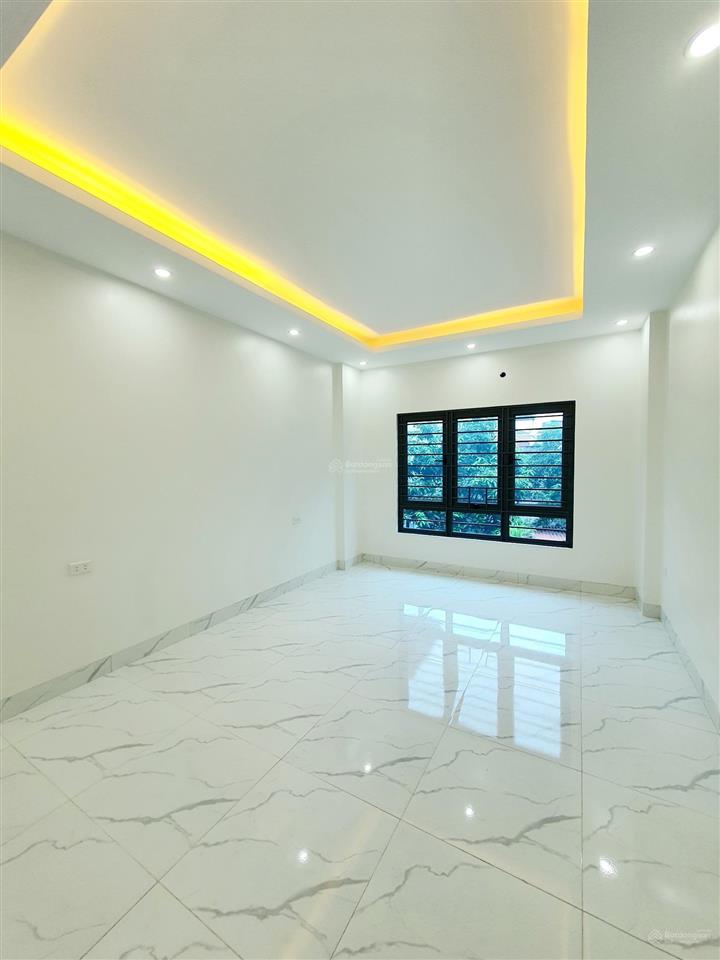 Với 2,8 tỷ nhà xây 4 tầng 33m2 cuối đồng mai. ô tô đỗ đầu ngõ. full nội thất cơ bản  0985 343 ***