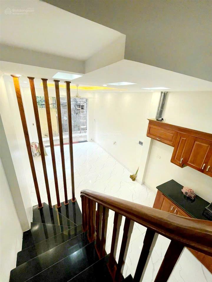 Với 2,8 tỷ nhà xây 4 tầng 33m2 cuối đồng mai. ô tô đỗ đầu ngõ. full nội thất cơ bản  0985 343 ***