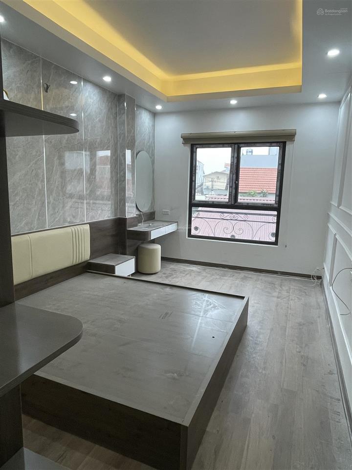 Siêu hot nhà riêng 4 tầng 45m2. giáp đh phenikaa, mặt ngõ thông ô tô qua, full đầy đủ nội thất