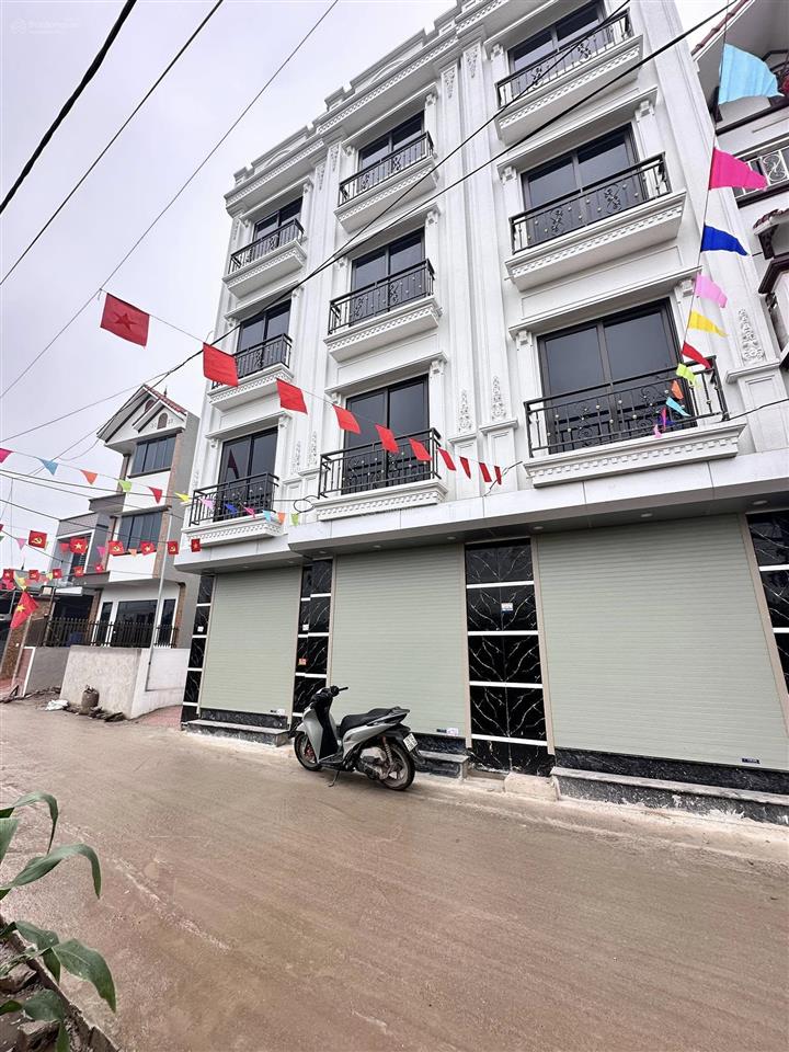 Siêu hot nhà riêng 4 tầng 45m2. giáp đh phenikaa, mặt ngõ thông ô tô qua, full đầy đủ nội thất