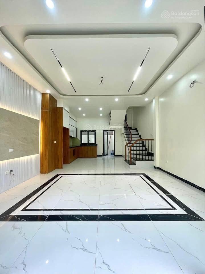 Bán nhà 5tx34m2. full nội thất, ngõ thông ôtô vào nhà. kinh doanh nhỏ. gần ngay trường tdt thao