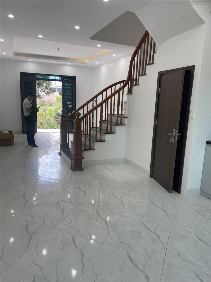Đại hạ giá. nhà 4t x 40m2. gần ql6 có sân cổng riêng để xe. xung quanh tiện ích. giá chỉ 2,5 tỷ ctl