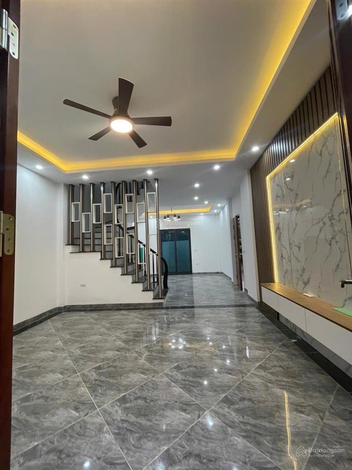 Hấp dẫn. nhà 4tx40m2. ngõ thông thiết kế hiện đại. gần trường học, chợ oto đỗ đầu nhà. giá 2,55tỷ