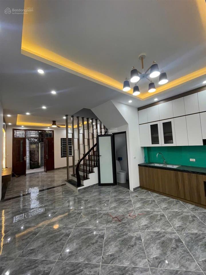 Hấp dẫn. nhà 4tx40m2. ngõ thông thiết kế hiện đại. gần trường học, chợ oto đỗ đầu nhà. giá 2,55tỷ