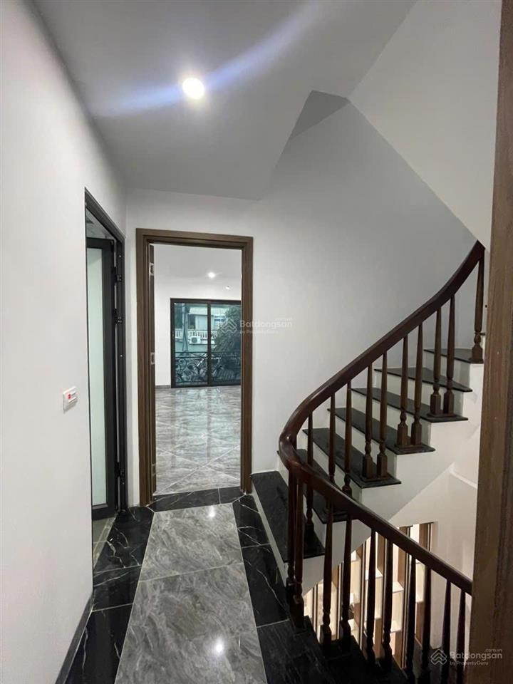Hấp dẫn. nhà 4tx40m2. ngõ thông thiết kế hiện đại. gần trường học, chợ oto đỗ đầu nhà. giá 2,55tỷ
