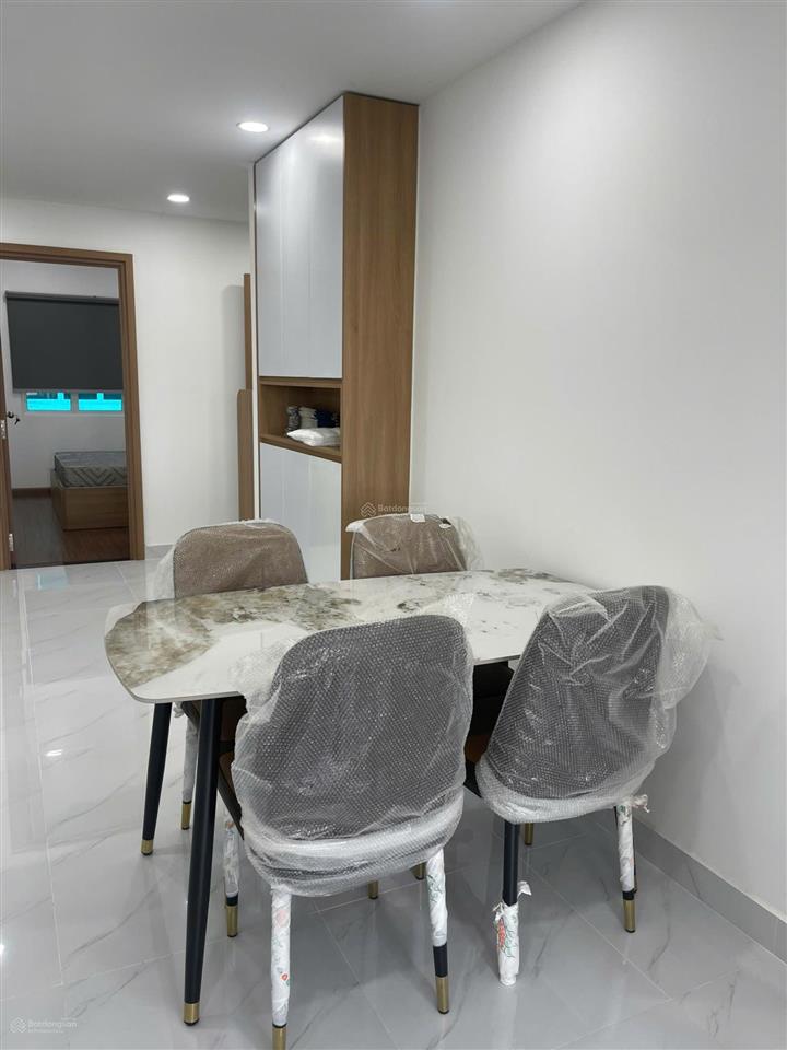 Bán gấp căn hộ 2pn2wc sổ sẵn, full nội thất, tầng cao view sông tại conic boulevard
