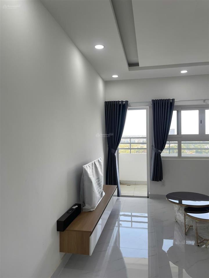 Bán gấp căn hộ 2pn2wc sổ sẵn, full nội thất, tầng cao view sông tại conic boulevard