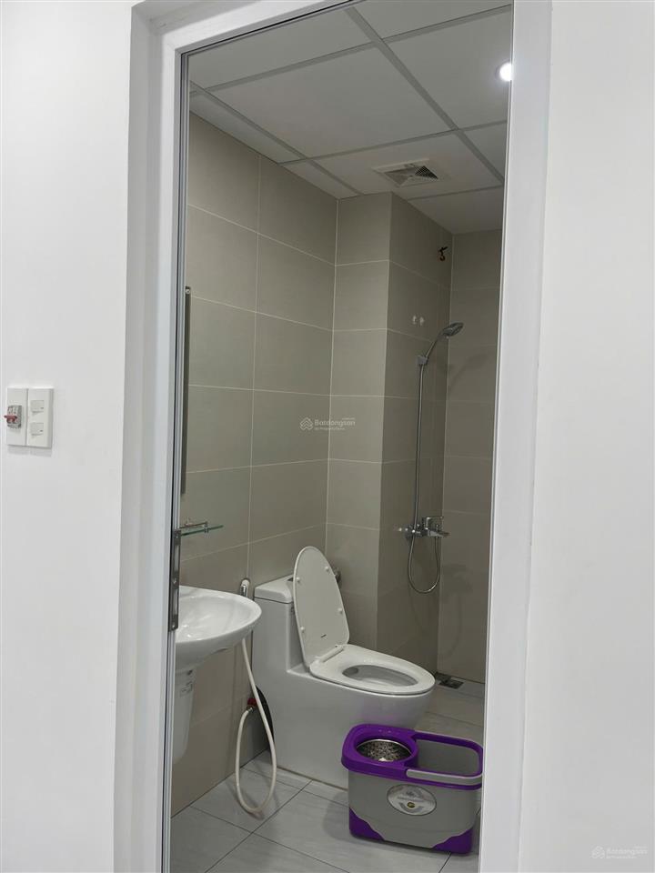 Bán gấp căn hộ 2pn2wc sổ sẵn, full nội thất, tầng cao view sông tại conic boulevard