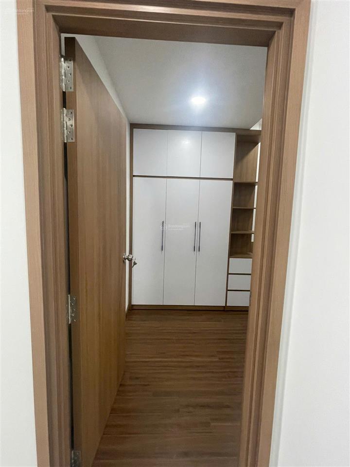Bán gấp căn hộ 2pn2wc sổ sẵn, full nội thất, tầng cao view sông tại conic boulevard