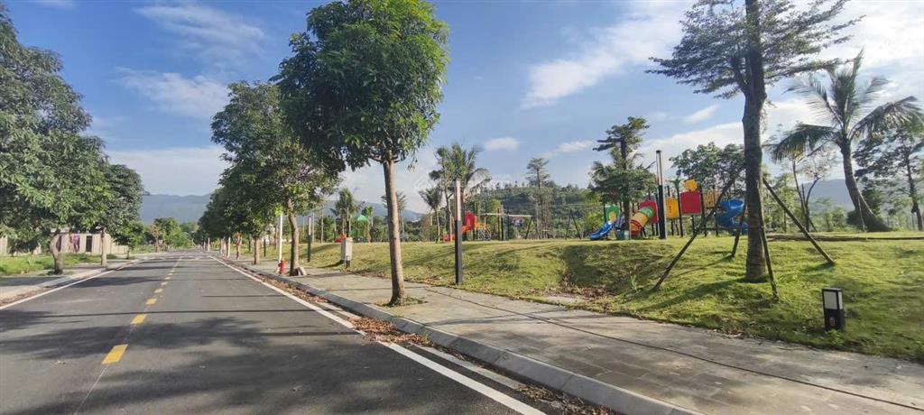 Chính chủ bán lô liền kề view công viên centreville