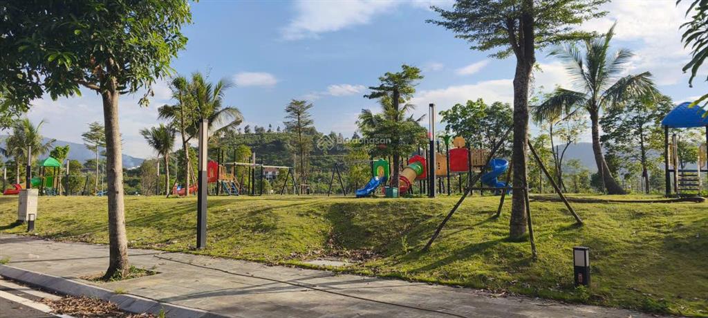 Chính chủ bán lô liền kề view công viên centreville