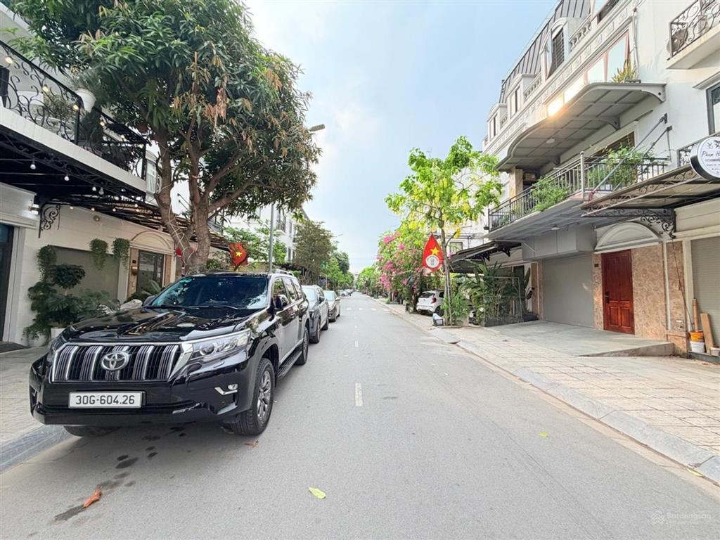 Bán gấp liền kề 78m2, thang máy, 2 mặt tiền trước sau kinh doanh tại la casta văn phú