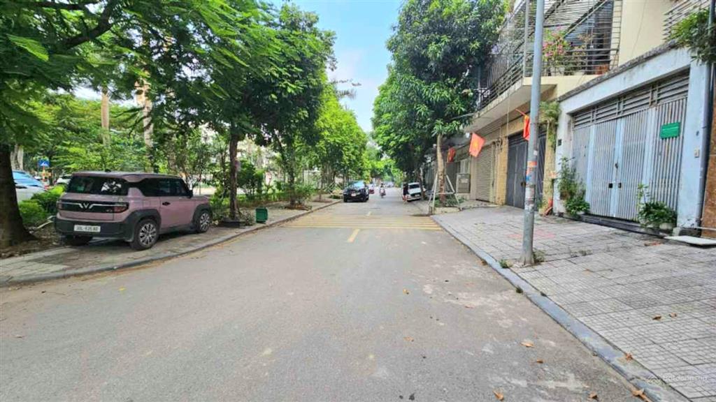 Bán nhà liền kề kđt văn phú hà đông, 90m2 x 5 tầng thang máy, view vườn hoa, 20,75 tỷ
