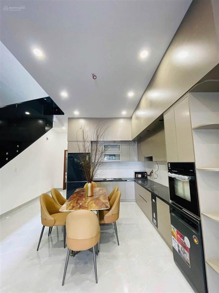 Lô góc văn quán | 35m2, 4ngủ | ôtô đỗ cửa | 10m ô tô tránh | 8,6 tỷ