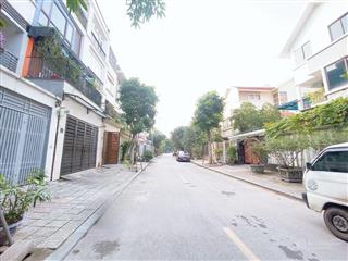 Bán liền kề văn phú  90m, 5 tầng, khu víp,view biệt thự  giá 21,5 tỷ