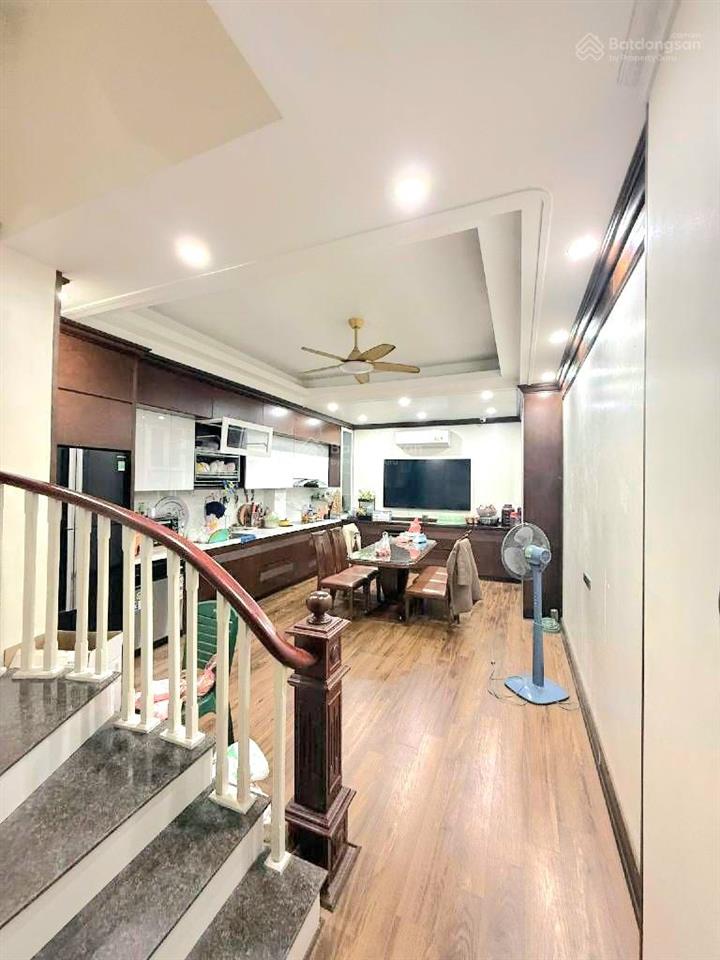 Bán liền kề văn phú | 90m2 | vỉa hè đường 19m | view vườn hoa | cạnh trường marie cuirie | 19.8 tỷ