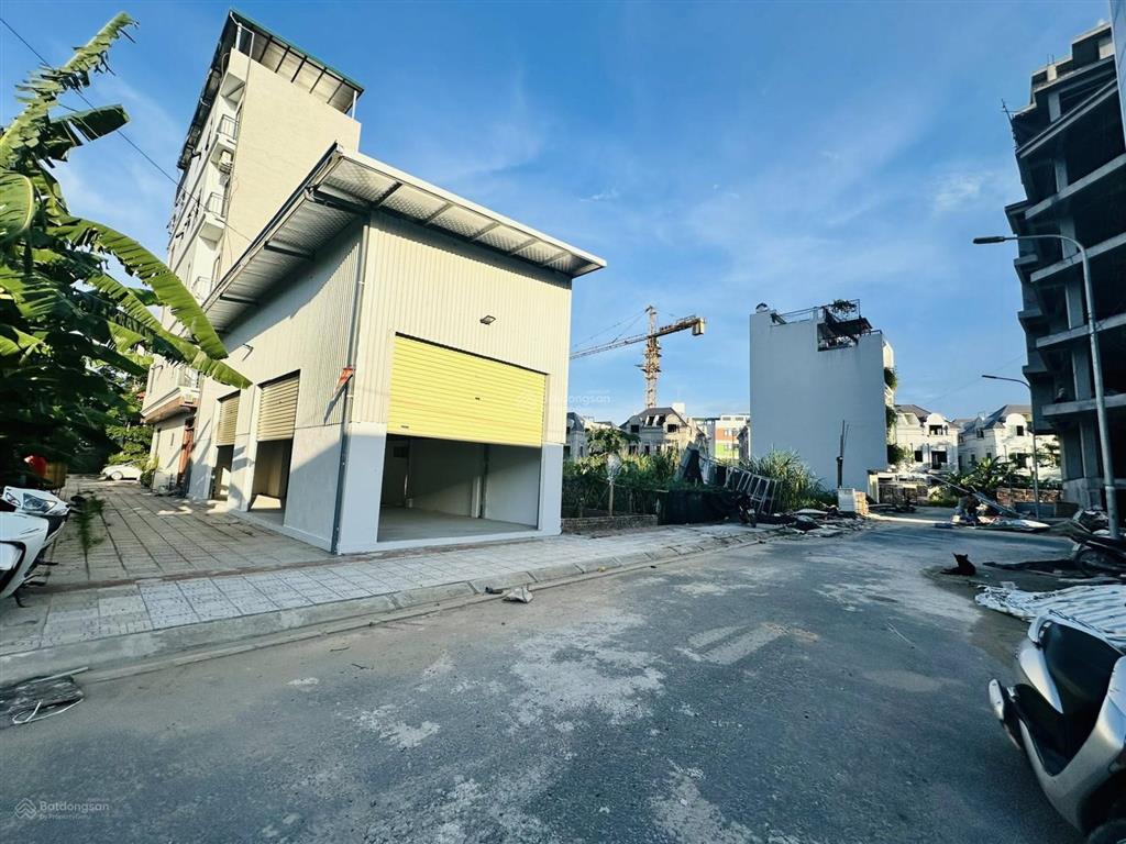 Kho 70m², dtsd 130m² vân canh  sẵn điện 3 pha  lô góc 3 mặt thoáng