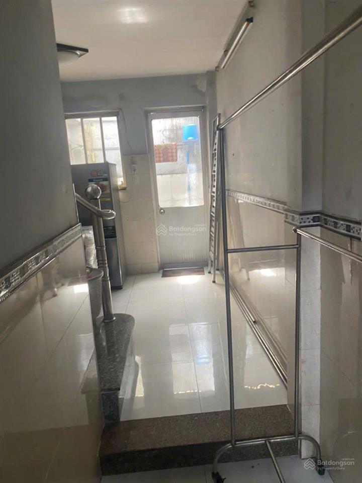 Nhà trọ phòng trọ cho thuê dt 4m x14m 1 trệt 1 lửng 2pn 2wc giá 5tr/tháng cọc 1 tháng vị trí