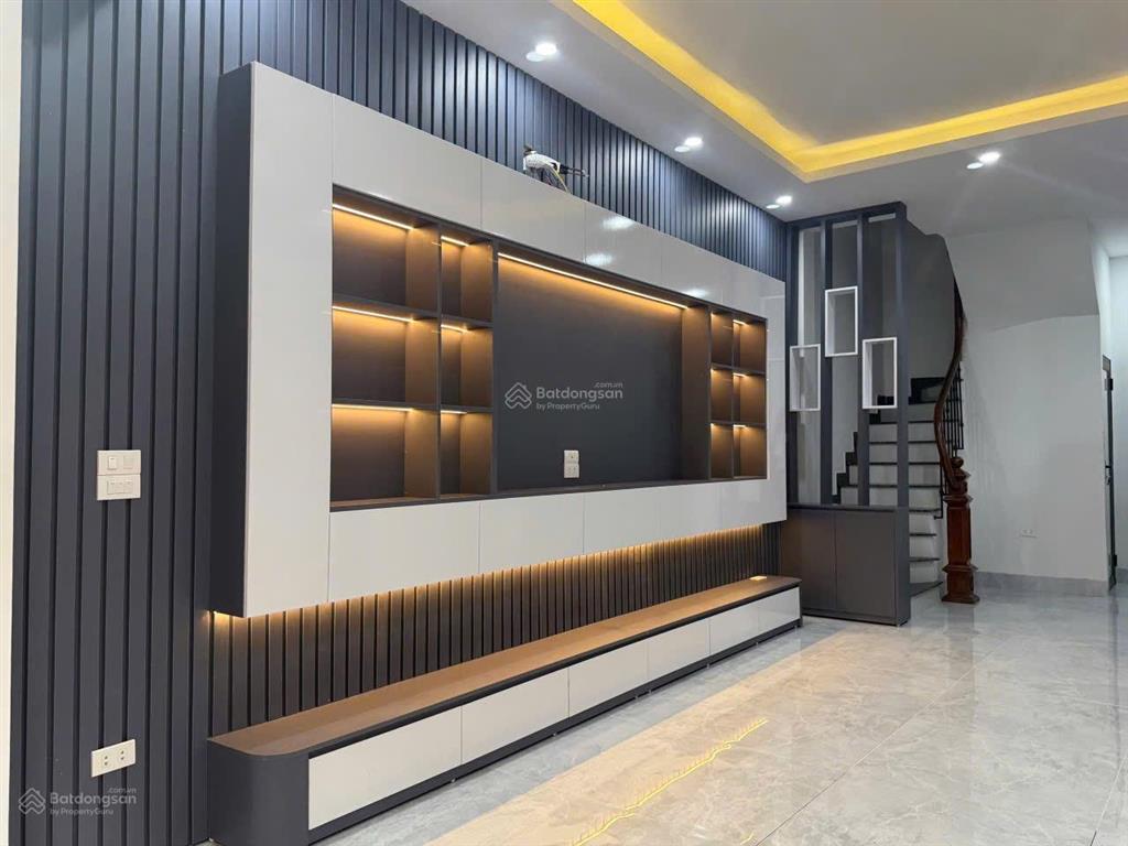Tôi chính chủ bán nhà 5 tầng xây mới phố cổ quận long biên