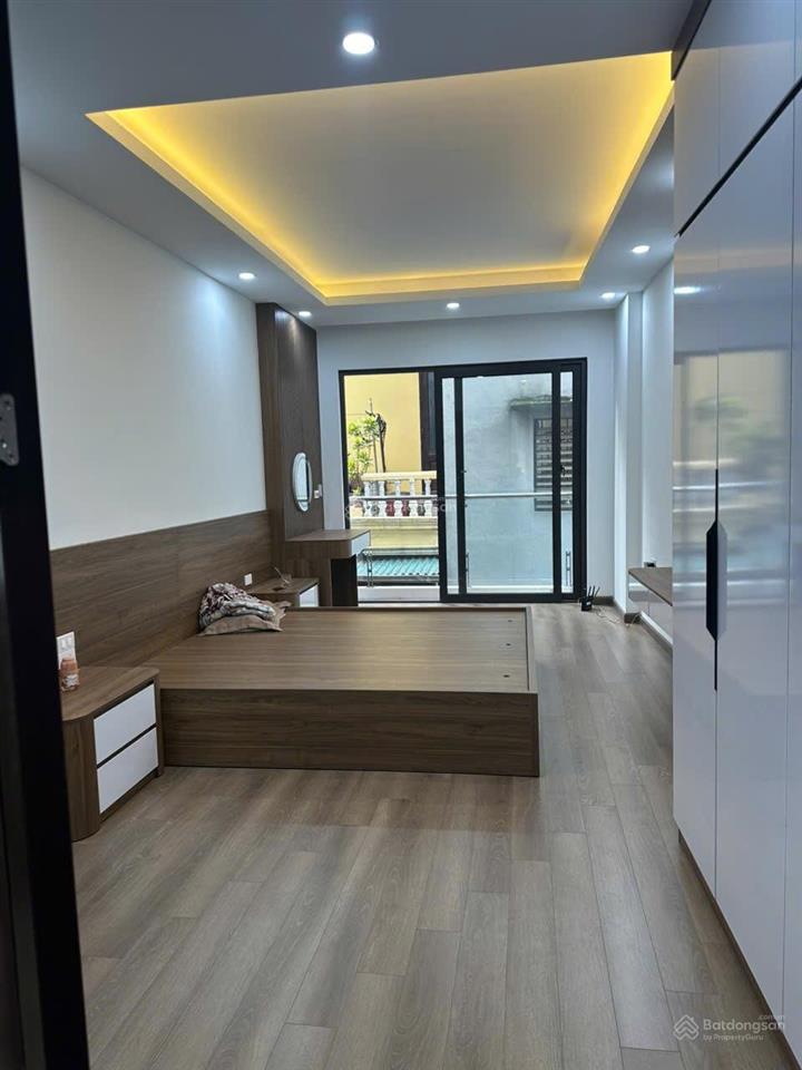 Tôi chính chủ bán nhà 5 tầng xây mới phố cổ quận long biên