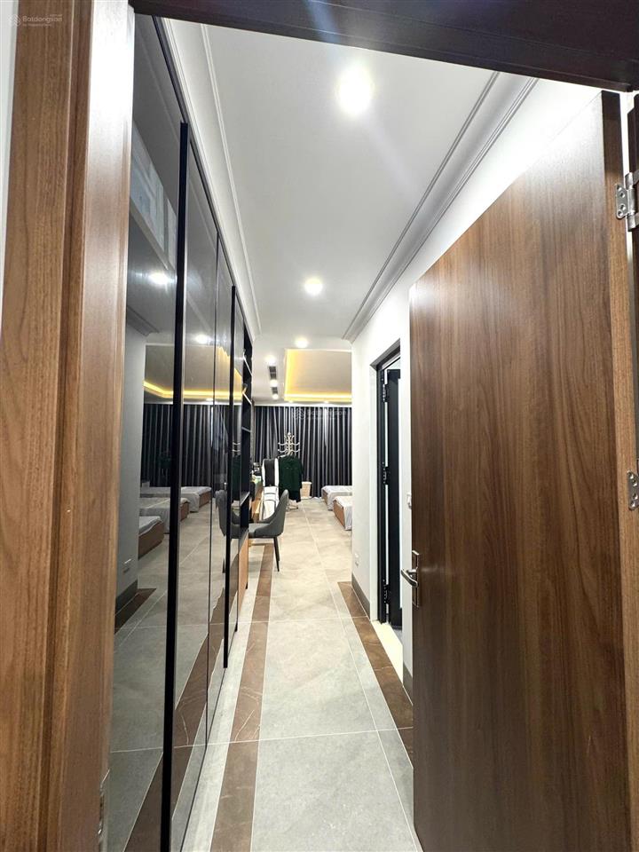 Cho thue nhà nguyên căn tại 105 hồng hà, hoàn kiếm, hà nội.