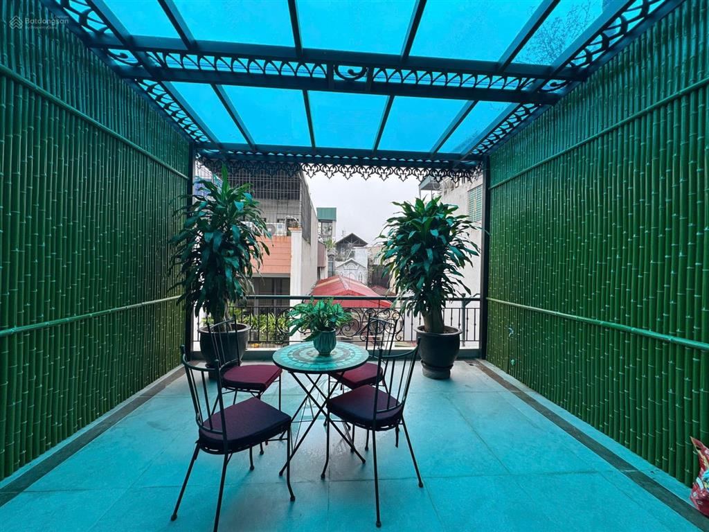 Cho thue nhà nguyên căn tại 105 hồng hà, hoàn kiếm, hà nội.