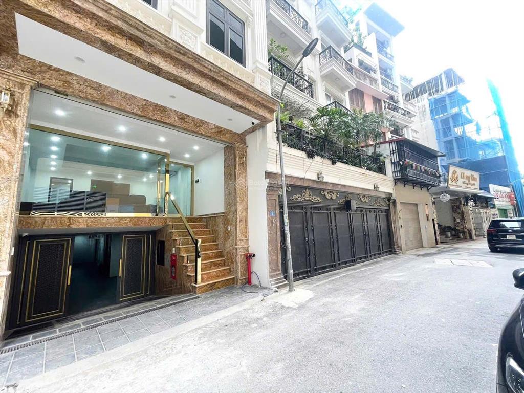 Cho thuê mặt bằng kinh doanh tại 106 hoàng quốc việt. mới cứng, sạch đẹp khu văn phòng đông đúc.