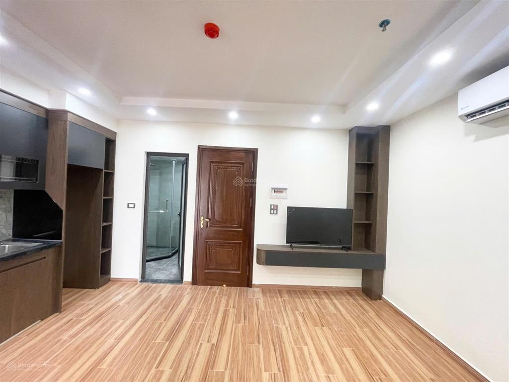 Căn 1n1k mới cứng ở được luôn tại 49 xuân la, tây hồ. đầy đủ nội thất, ngay cạnh hồ tây