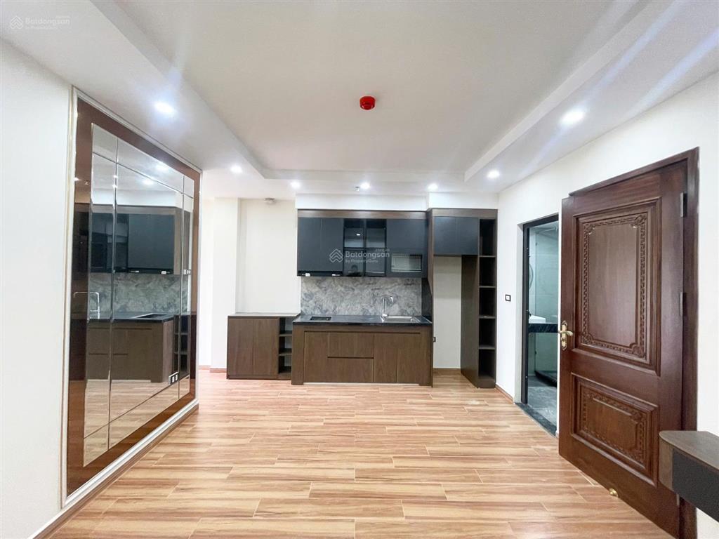 Căn 1n1k mới cứng ở được luôn tại 49 xuân la, tây hồ. đầy đủ nội thất, ngay cạnh hồ tây