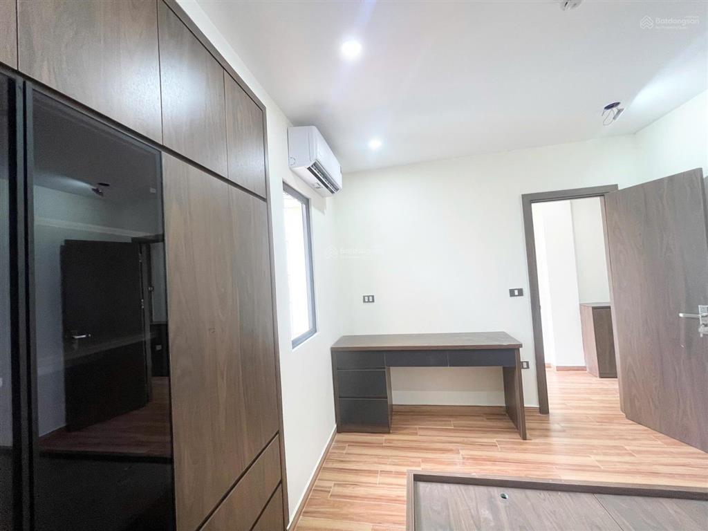 Căn 1n1k mới cứng ở được luôn tại 49 xuân la, tây hồ. đầy đủ nội thất, ngay cạnh hồ tây