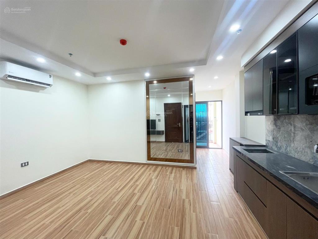 Căn 1n1k mới cứng ở được luôn tại 49 xuân la, tây hồ. đầy đủ nội thất, ngay cạnh hồ tây
