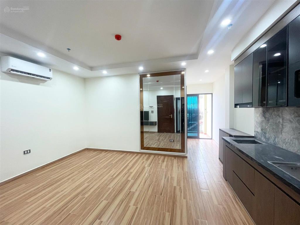 Căn 1n1k mới cứng ở được luôn tại 49 xuân la, tây hồ. đầy đủ nội thất, ngay cạnh hồ tây