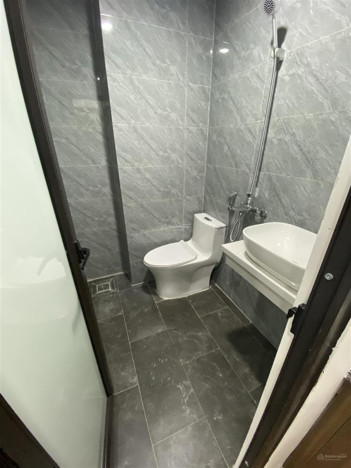 Phòng mới cứng ở cuối đường hồ tùng mậu, đã đầy đủ nội thất, ở được 2  3 bạn