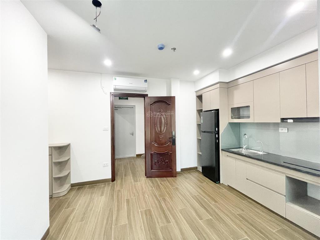 Cho thuê 2n1k mới cứng tại 106 hoàng quốc việt. nhà mới cứng ở được luôn, oto đỗ cửa.