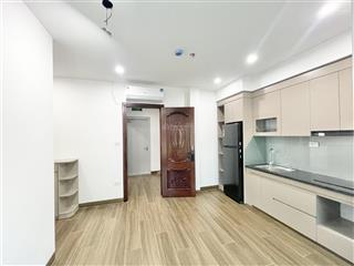 Cho thuê 2n1k mới cứng tại 106 hoàng quốc việt. nhà mới cứng ở được luôn, oto đỗ cửa.