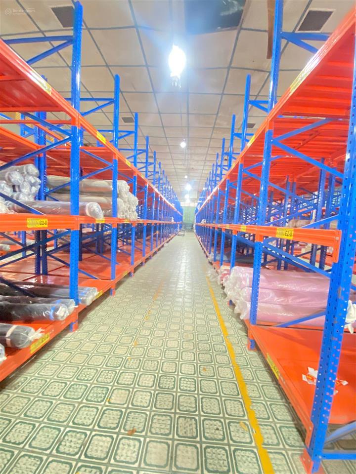 Cho thuê kho 1.400m² có sẵn kệ sắt, mặt tiền 62 tân thành, quận tân phú  120.000đ/m²