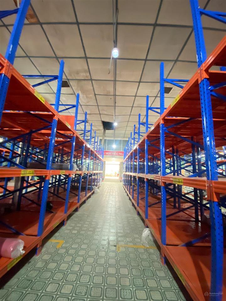 Cho thuê kho 1.400m² có sẵn kệ sắt, mặt tiền 62 tân thành, quận tân phú  120.000đ/m²