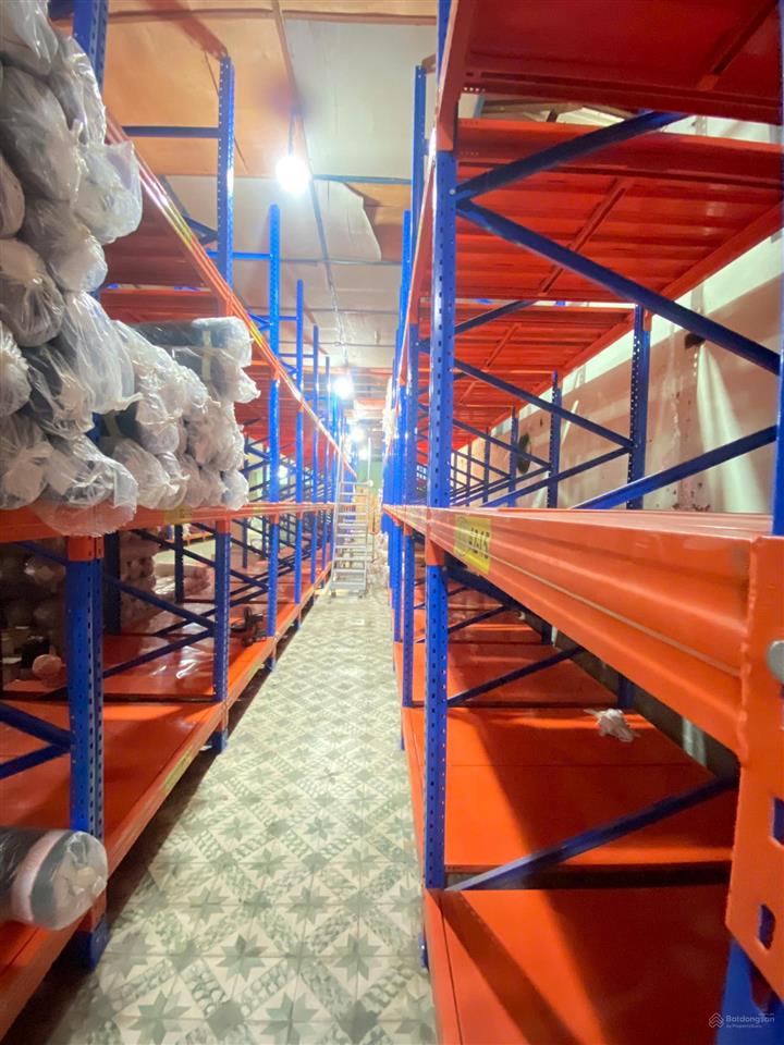 Cho thuê kho 1.400m² có sẵn kệ sắt, mặt tiền 62 tân thành, quận tân phú  120.000đ/m²