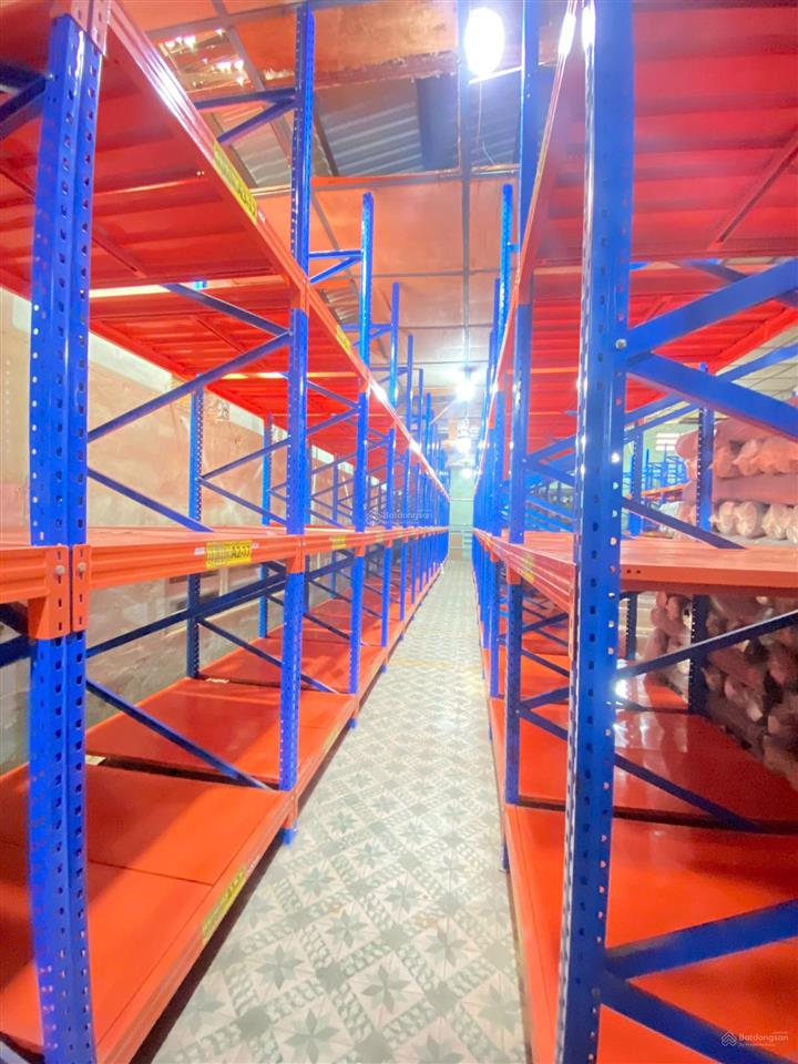 Cho thuê kho 1.400m² có sẵn kệ sắt, mặt tiền 62 tân thành, quận tân phú  120.000đ/m²