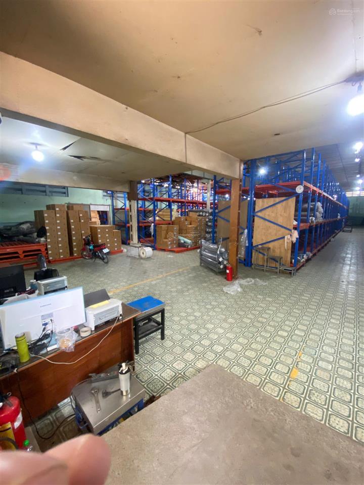Cho thuê kho 1.400m² có sẵn kệ sắt, mặt tiền 62 tân thành, quận tân phú  120.000đ/m²
