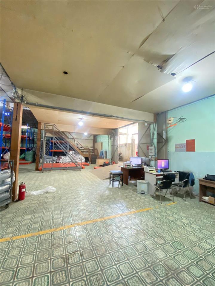 Cho thuê kho 1.400m² có sẵn kệ sắt, mặt tiền 62 tân thành, quận tân phú  120.000đ/m²