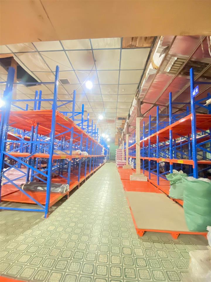 Cho thuê kho 1.400m² có sẵn kệ sắt, mặt tiền 62 tân thành, quận tân phú  120.000đ/m²