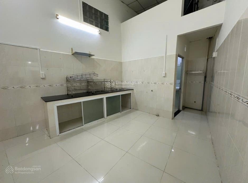 Cho thuê nhà cấp 4 hẻm 331 vườn lài, phú thọ hòa 2 phòng ngủ, 10tr/tháng