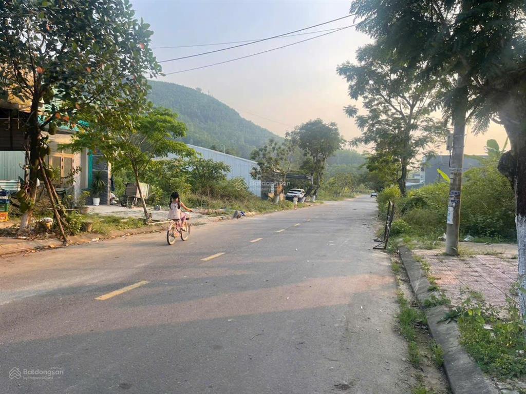 Đất khu tái định cư đường hoàng văn thái nối dài, 100m2, giá nhỉnh 2 tỷ