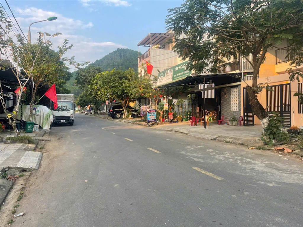 Đất khu tái định cư đường hoàng văn thái nối dài, 100m2, giá nhỉnh 2 tỷ