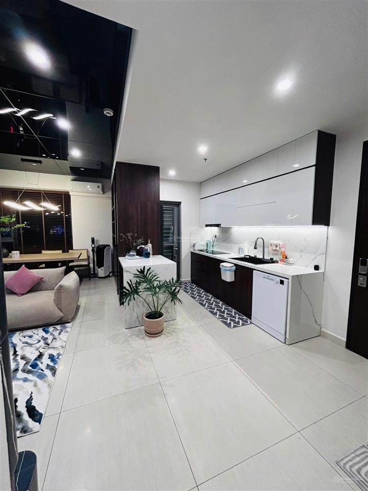 Bán căn hộ chung cư urban hill, 8,8 tỷ, 78 m2, 2pn, 2wc, đầy đủ nội thất cao cấp, ô xe hầm.