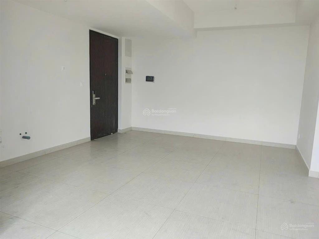 Căn hộ duy nhất bàn giao nt cơ bản cđt,78m2pn2wcô xe hầm định danh, xem nhà 24/7. 0909 715 ***.