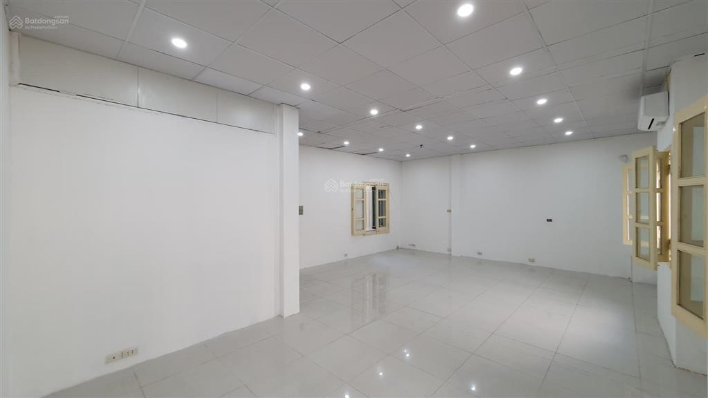 2 căn độc lập tầng 1 & 3 trung tâm phố cổ tiện dụng làm văn phòng, showroom, studio, worshop, hay ở