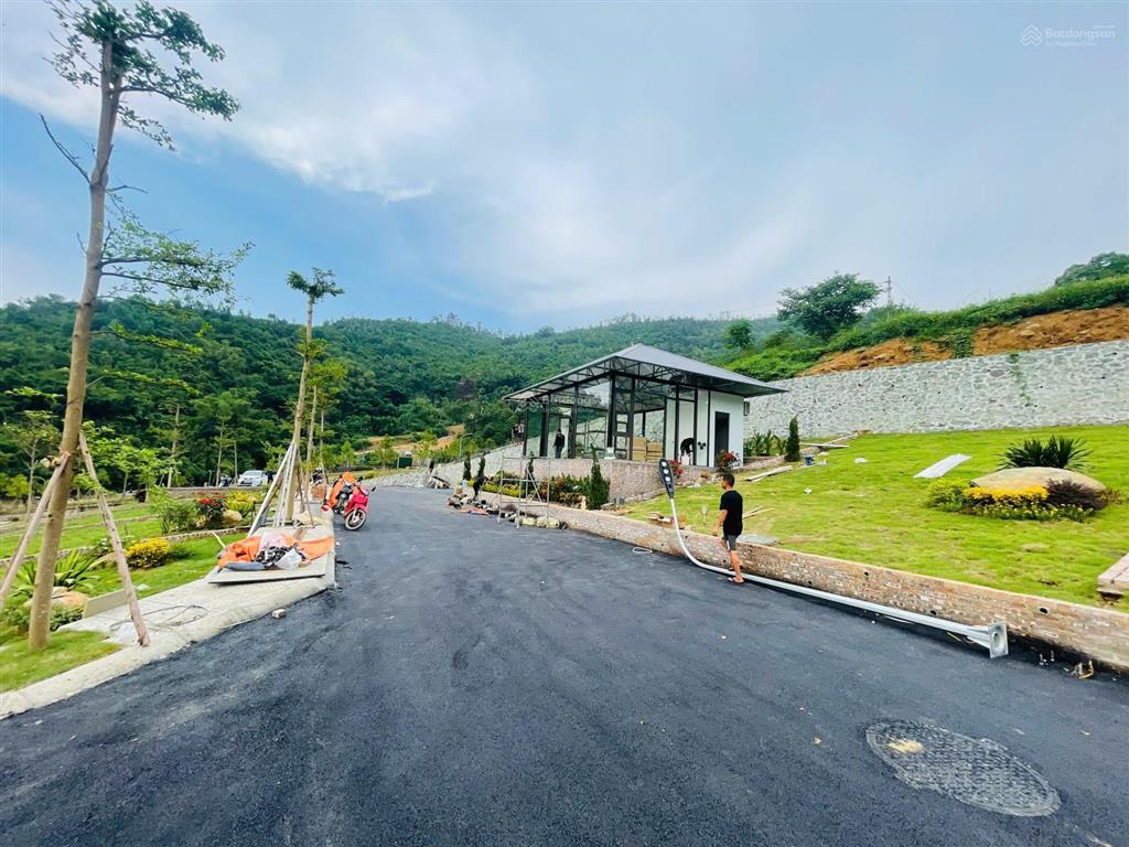 Cần bán lô đất sát khu sinh thái nghỉ dưỡng view đẹp 150m x giá 18tr/1m2 tại phú mãn quốc oai hn
